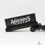 Lampe avec le logo du jeu vidéo Assassin's Creed de la marque Neamedia Icons